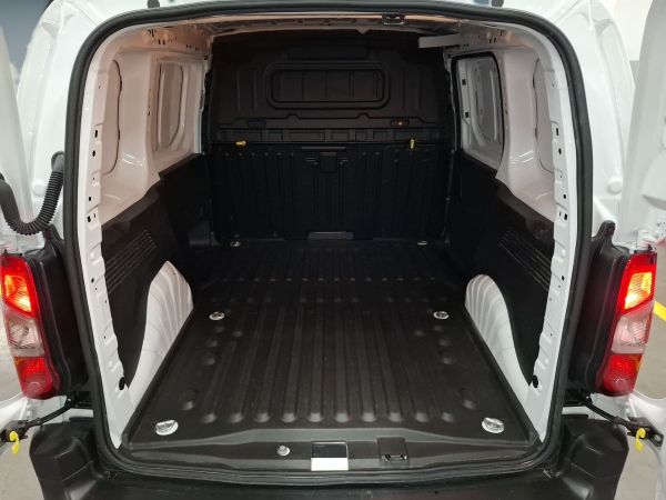 peugeot-partner-2025-diesel-1499cc