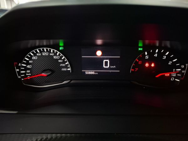 peugeot-2008-2022-gasolina-1199cc