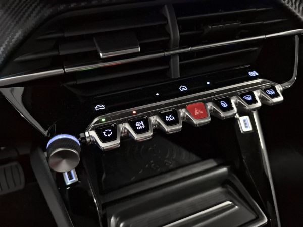 peugeot-208-2025-eletrico-0cc