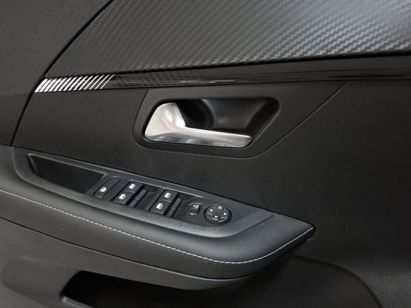 peugeot-208-2025-eletrico-0cc