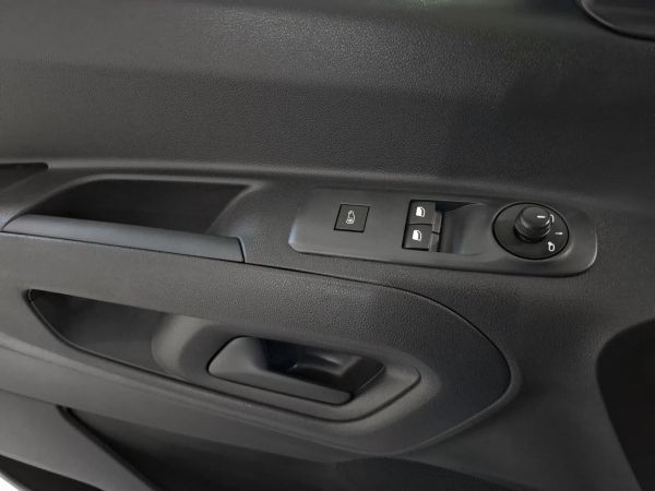 peugeot-partner-2025-diesel-1499cc