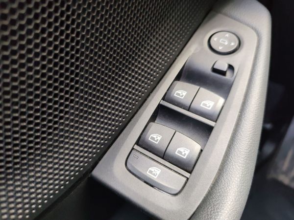 bmw-serie-1-2024-gasolina-1499cc