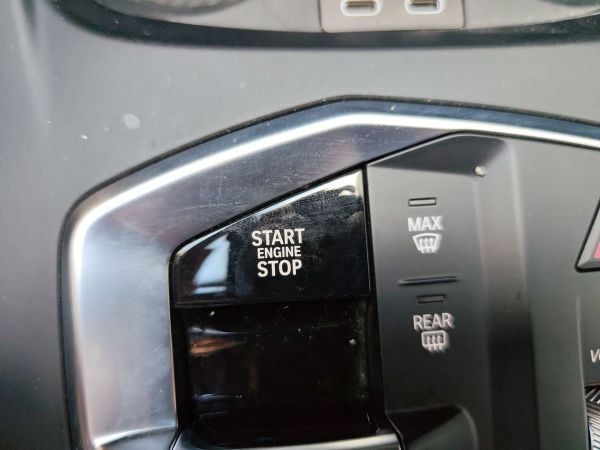 bmw-serie-1-2025-gasolina-1499cc