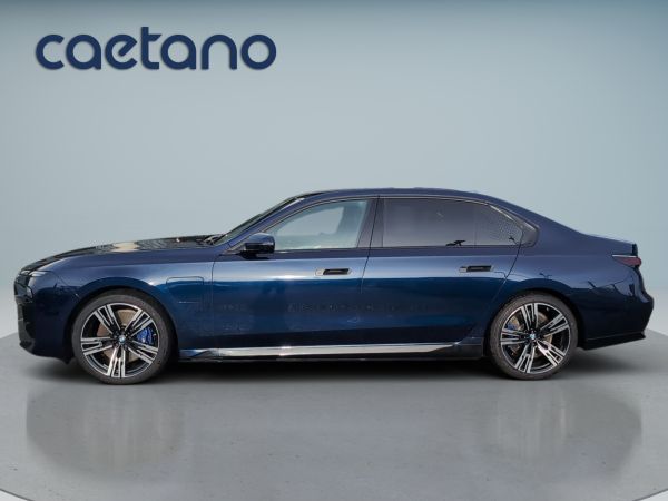 bmw-serie-7-2025-hibrido-2998cc