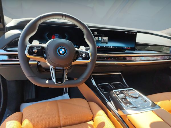 bmw-serie-7-2025-hibrido-2998cc