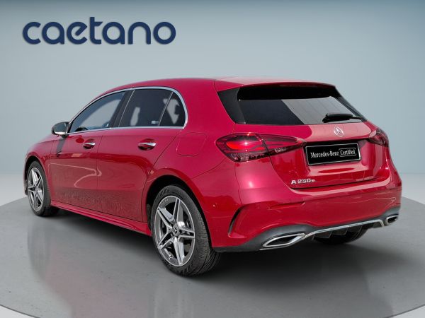 mercedes-benz-classe-a-2023-hibrido-1332cc