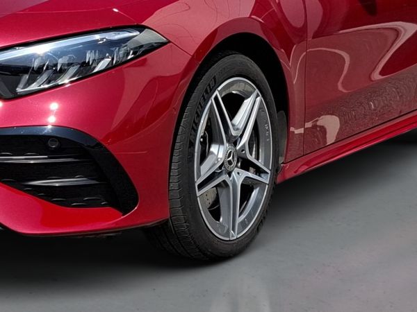 mercedes-benz-classe-a-2023-hibrido-1332cc