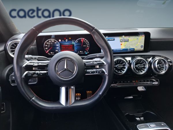 mercedes-benz-classe-a-2023-hibrido-1332cc