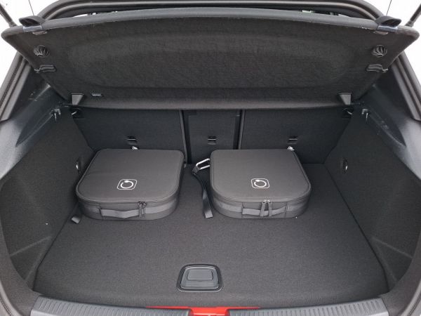 mercedes-benz-classe-a-2023-hibrido-1332cc