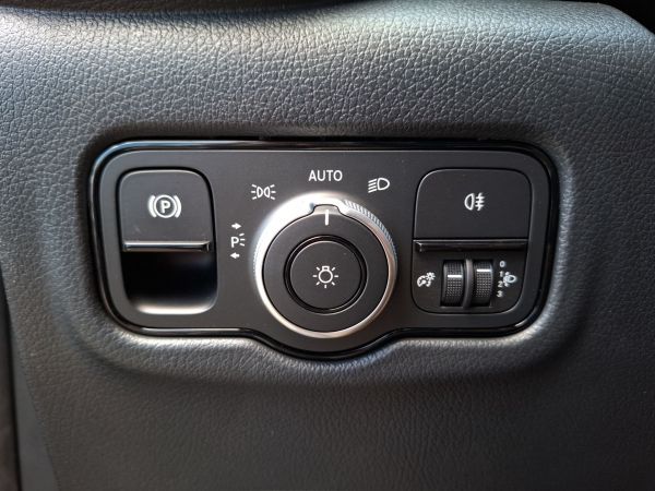 mercedes-benz-vito-2026-diesel-1950cc