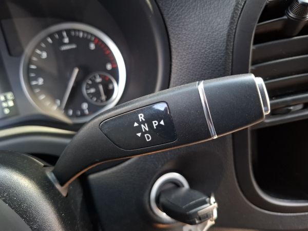 mercedes-benz-vito-2023-diesel-1950cc
