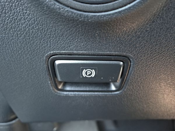 mercedes-benz-vito-2023-diesel-1950cc