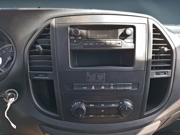 mercedes-benz-vito-2023-diesel-1950cc