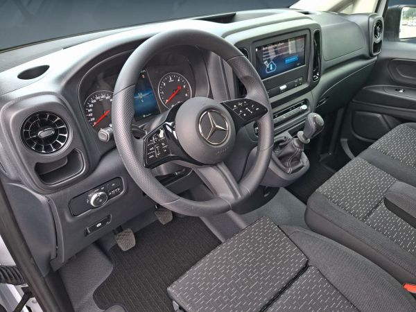 mercedes-benz-vito-2025-diesel-1950cc