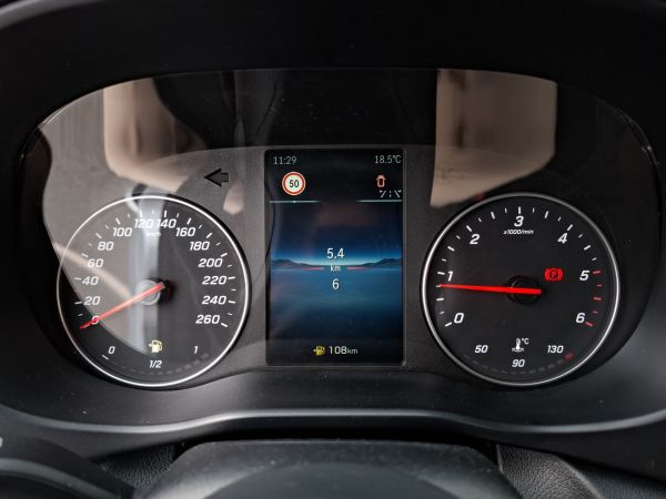 mercedes-benz-vito-2025-diesel-1950cc