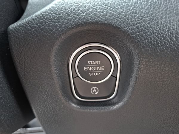 mercedes-benz-vito-2025-diesel-1950cc