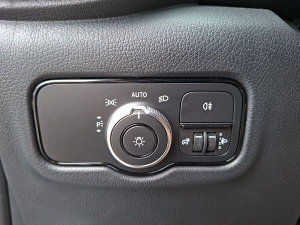 mercedes-benz-vito-2025-diesel-1950cc