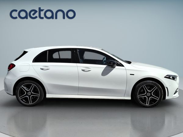 mercedes-benz-classe-a-2020-hibrido-1332cc