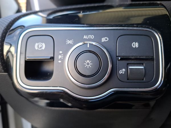 mercedes-benz-classe-a-2020-hibrido-1332cc