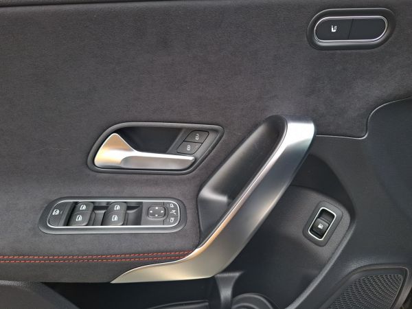 mercedes-benz-classe-a-2025-hibrido-1332cc