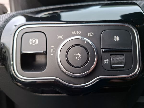 mercedes-benz-cla-2024-diesel-1950cc