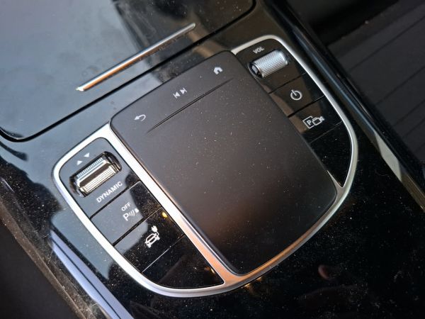 mercedes-benz-eqc-2021-eletrico-0cc