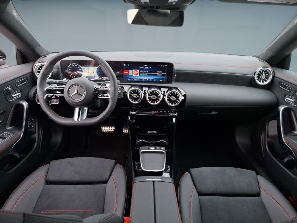 mercedes-benz-cla-2025-hibrido-1332cc