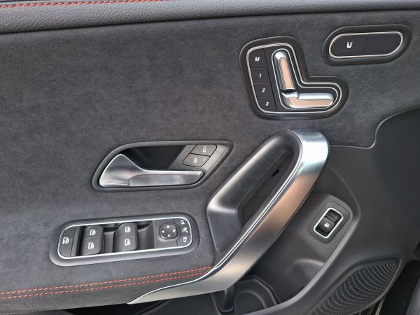 mercedes-benz-cla-2025-hibrido-1332cc