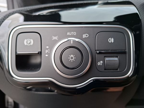 mercedes-benz-cla-2025-hibrido-1332cc