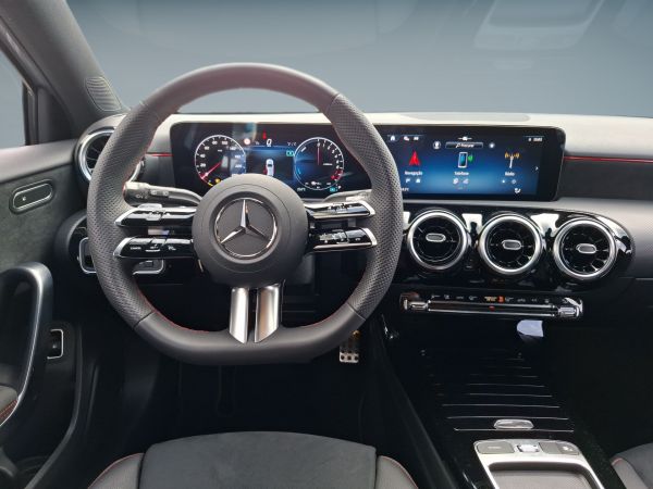 mercedes-benz-classe-a-2025-hibrido-1332cc