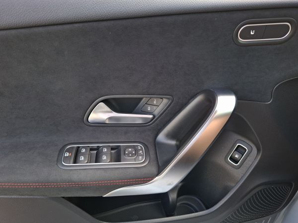 mercedes-benz-classe-a-2025-hibrido-1332cc