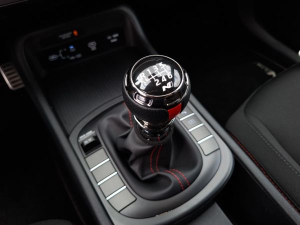 hyundai-kauai-2026-gasolina-998cc