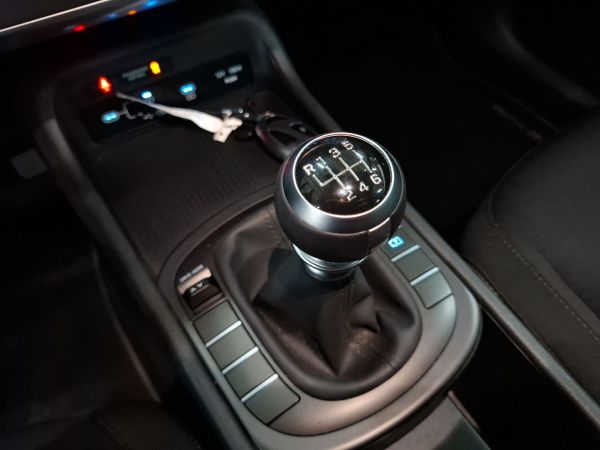 hyundai-kauai-2025-gasolina-998cc