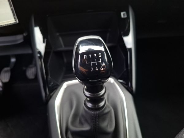peugeot-2008-2025-gasolina-1199cc