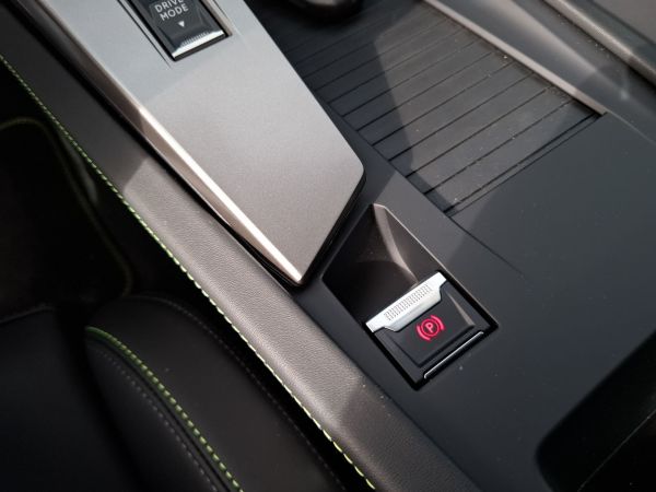 peugeot-408-2025-eletrico-0cc