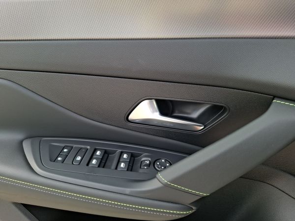 peugeot-408-2025-eletrico-0cc