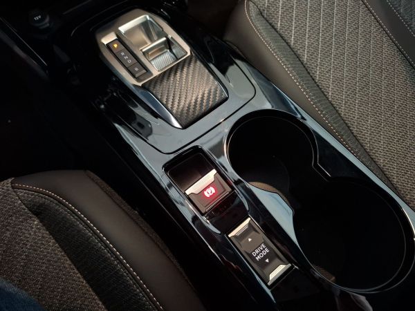 peugeot-208-2025-eletrico-0cc