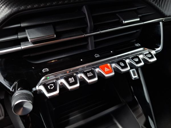 peugeot-2008-2025-eletrico-0cc
