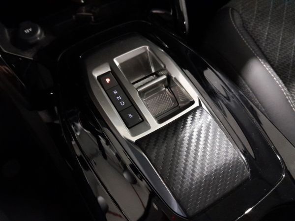 peugeot-208-2025-eletrico-0cc