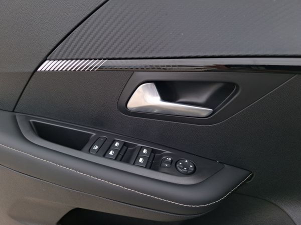 peugeot-208-2025-eletrico-0cc