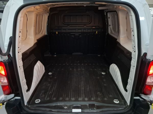 peugeot-partner-2025-diesel-1499cc