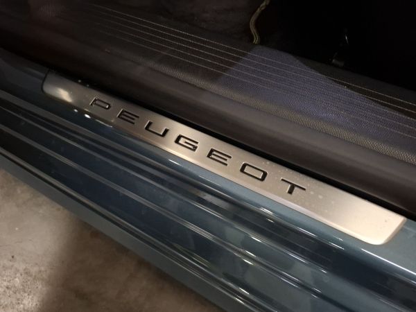peugeot-308-sw-2025-gasolina-1199cc
