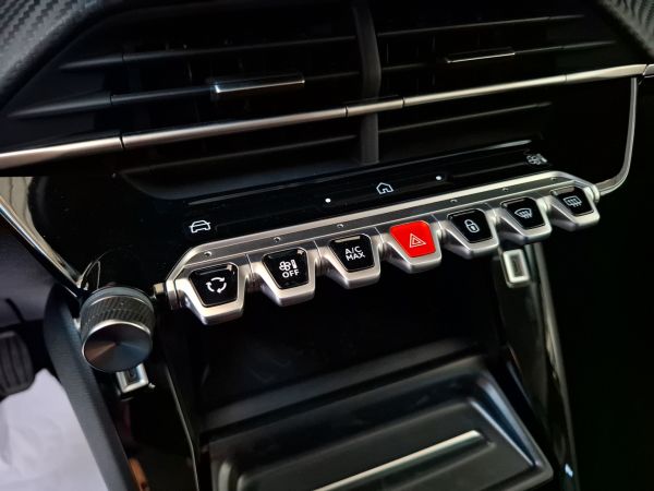peugeot-208-2026-gasolina-1199cc
