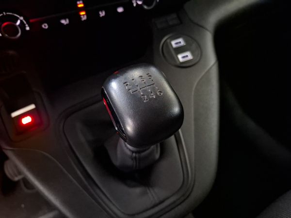 peugeot-partner-2025-diesel-1499cc
