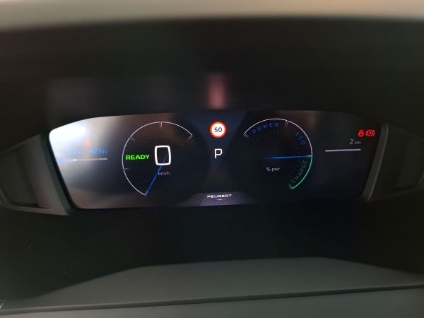 peugeot-208-2025-eletrico-0cc