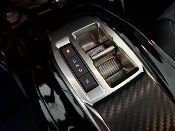 peugeot-2008-2025-eletrico-0cc