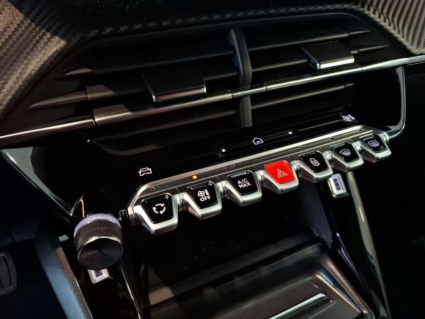 peugeot-2008-2025-eletrico-0cc