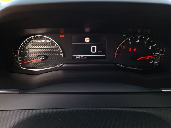 peugeot-2008-2024-gasolina-1199cc