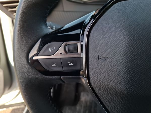 peugeot-2008-2024-gasolina-1199cc