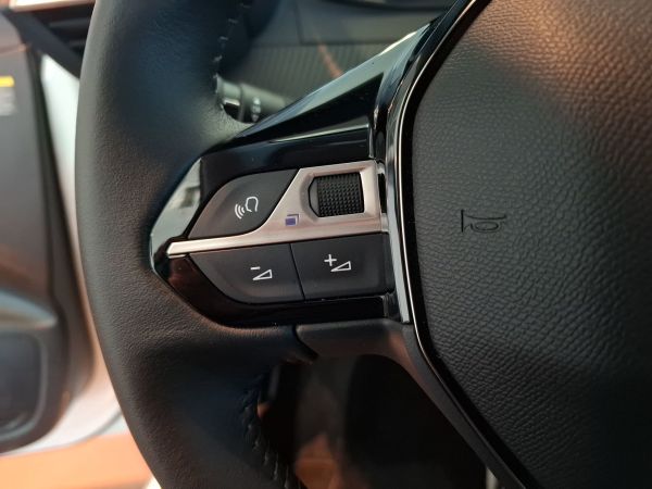 peugeot-208-2025-eletrico-0cc